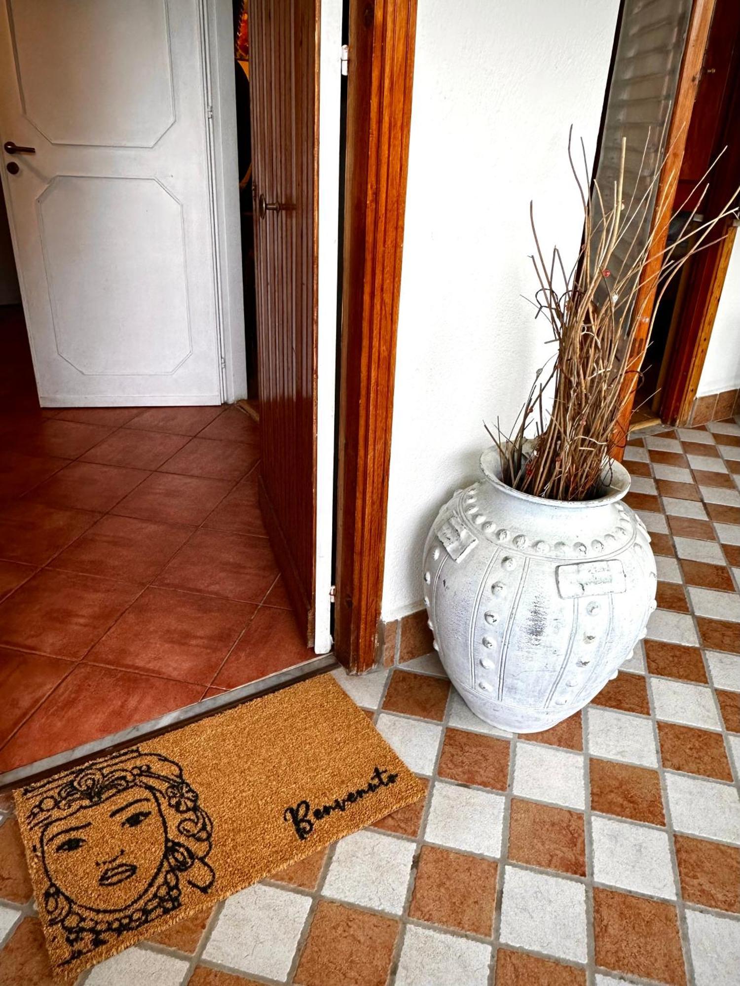 Апартаменты Casa Perciata - Locazione Turistica Монделло Экстерьер фото