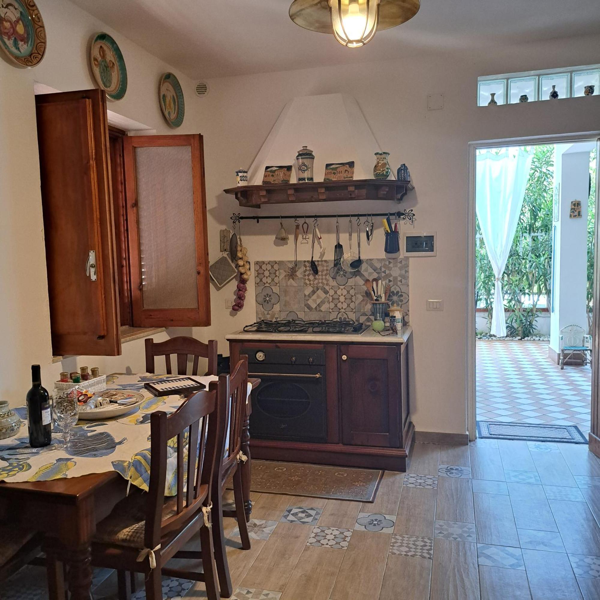 Апартаменты Casa Perciata - Locazione Turistica Монделло Экстерьер фото